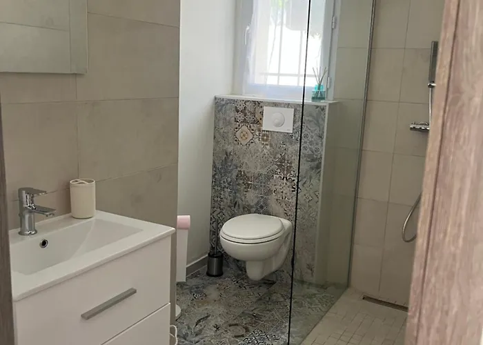 47 Quarto em Acomodações Particulares *
